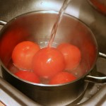 Ошпариваем помидоры кипятком
